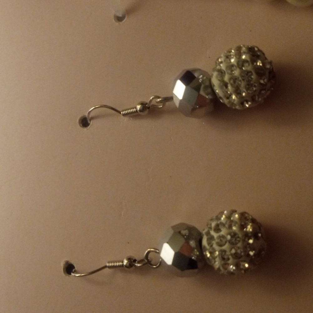 Jewelry Set - Picture 3 of 7